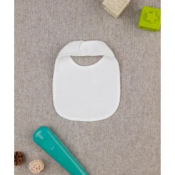 Babero blanco bebé