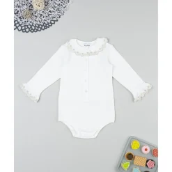 Body bebé blanco con cuello bordado