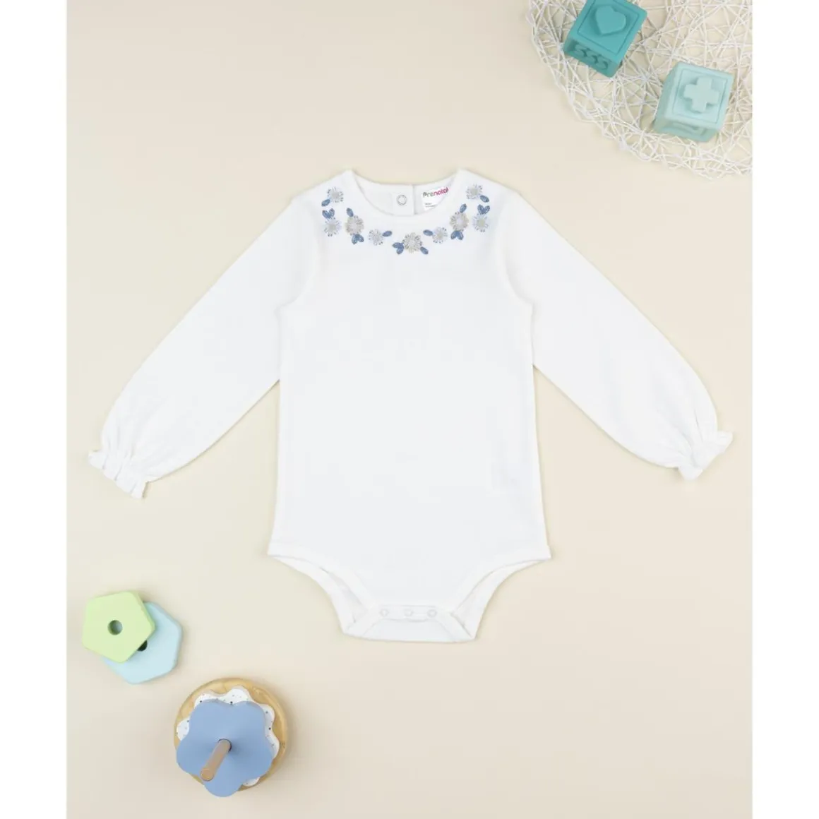 Body de niña blanco con bordado floral