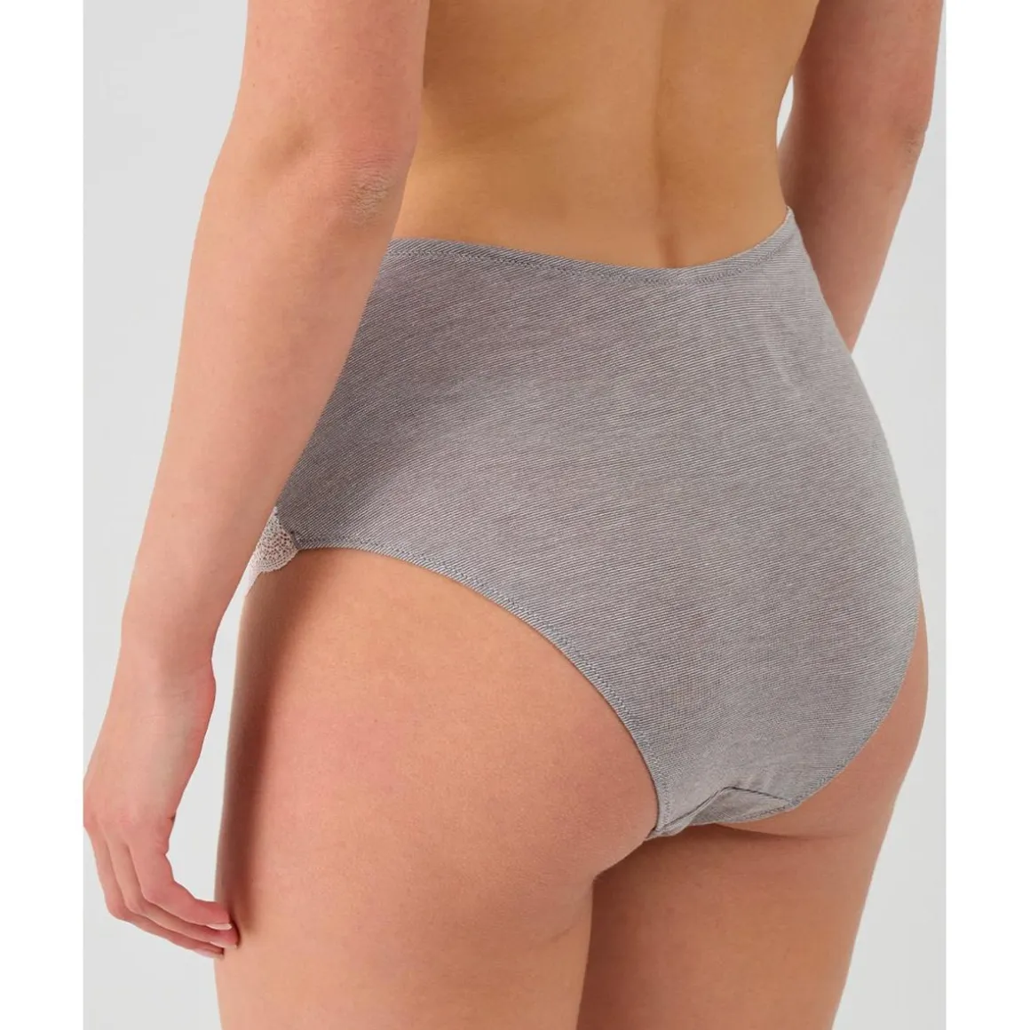 Braga alta con encaje