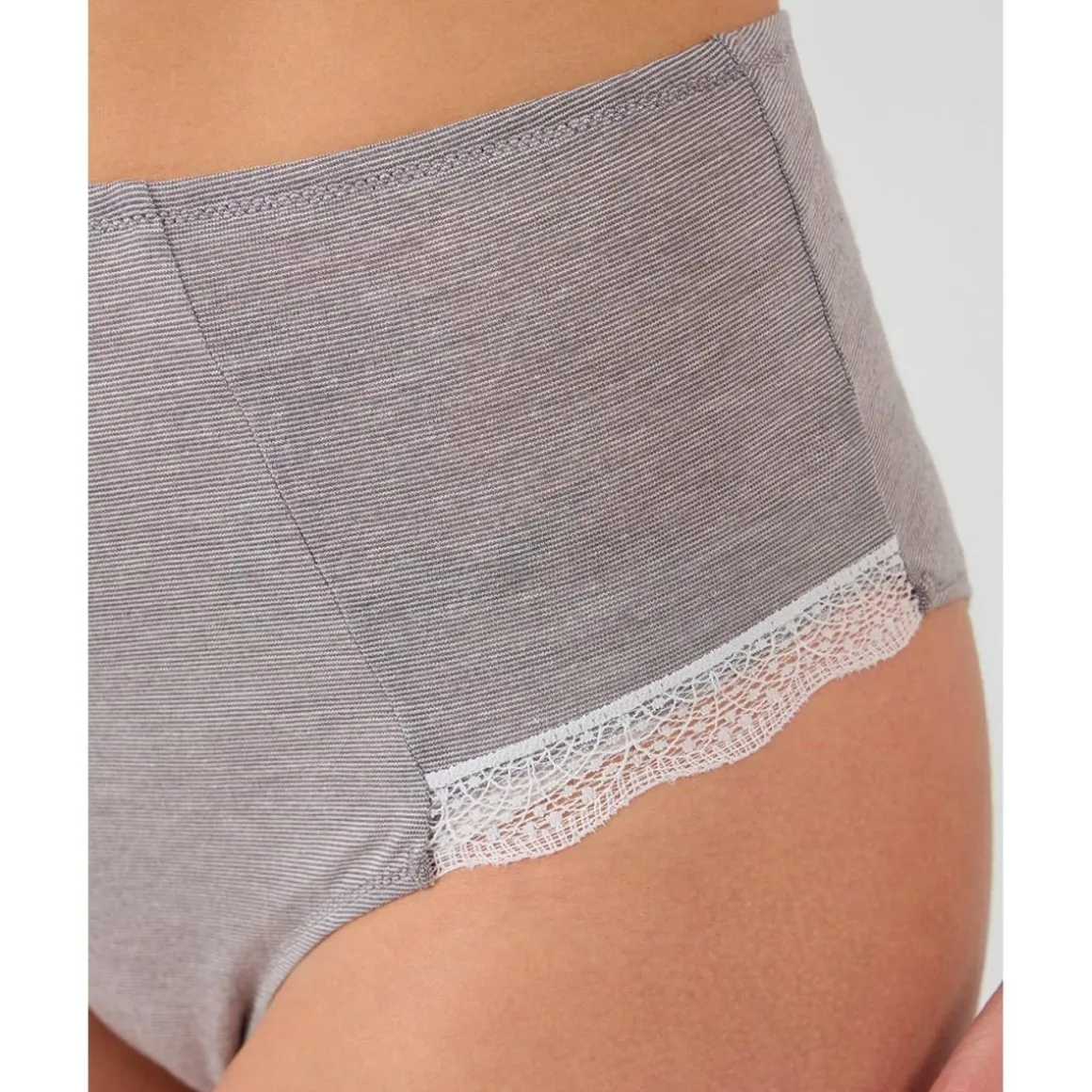 Braga alta con encaje