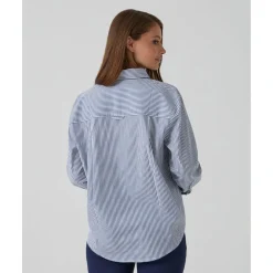 Camisa premamá de rayas blancas y azules