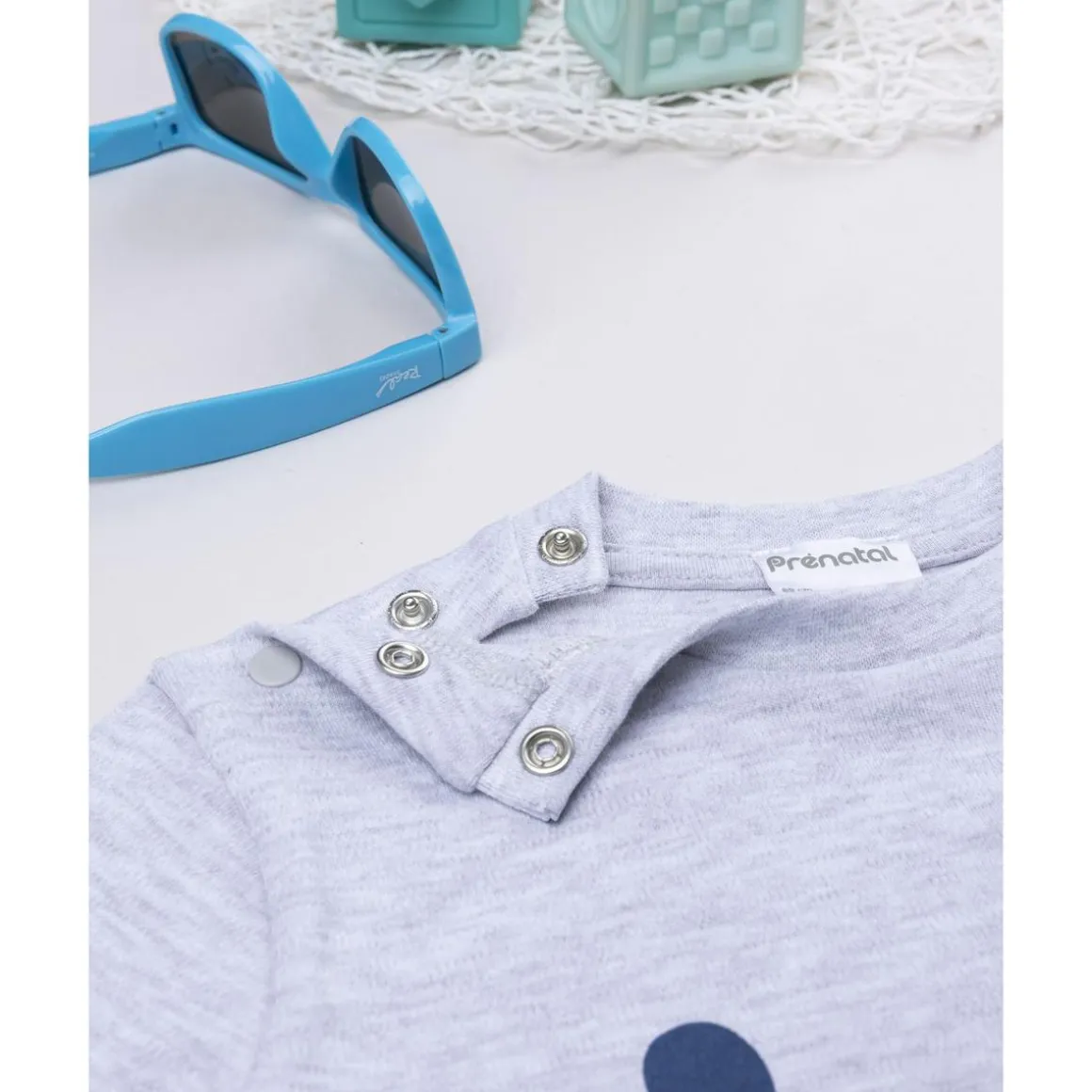 Camiseta de pijama para niño gris con perrito