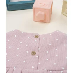 Camiseta niña rosa con corazones