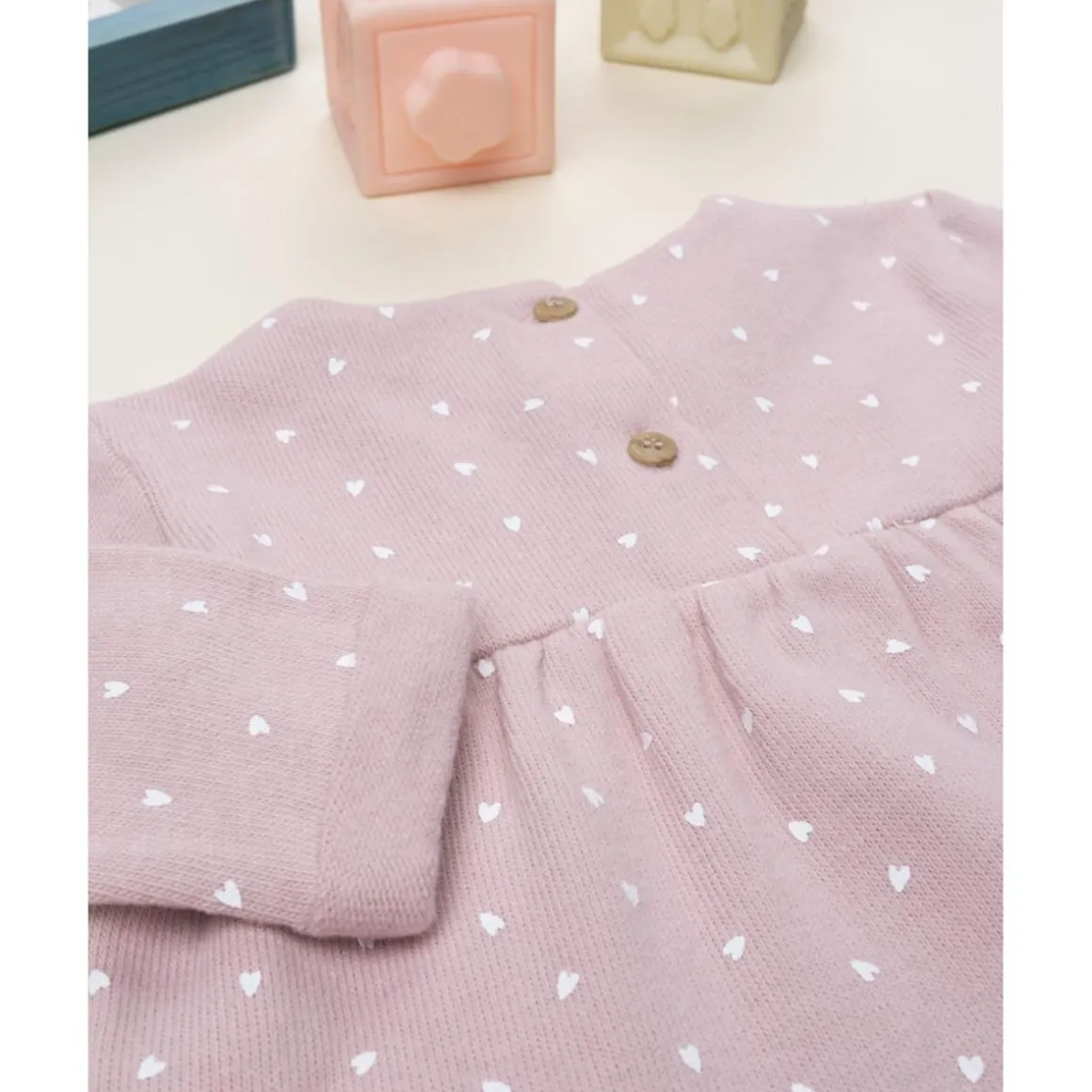 Camiseta niña rosa con corazones