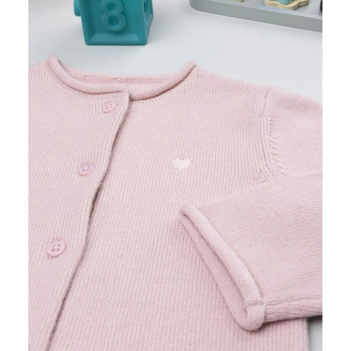 Cardigan rosa de punto con cuello redondo para niña