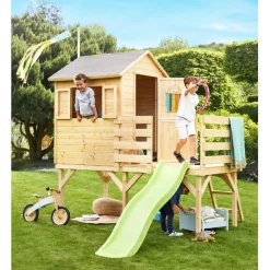 Casa infantil de madera con tobogán Josephine