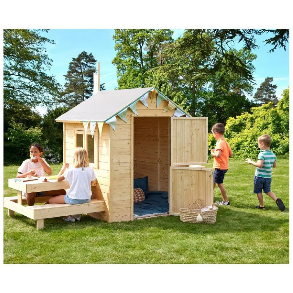 Caseta de madera infantil con mesa de picnic Tiana