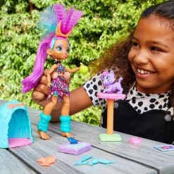 Cave Club - Muñeca Roaralai - Playset Gatuno