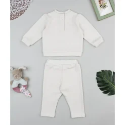 Conjunto dos piezas de bebé con estampado de margarita