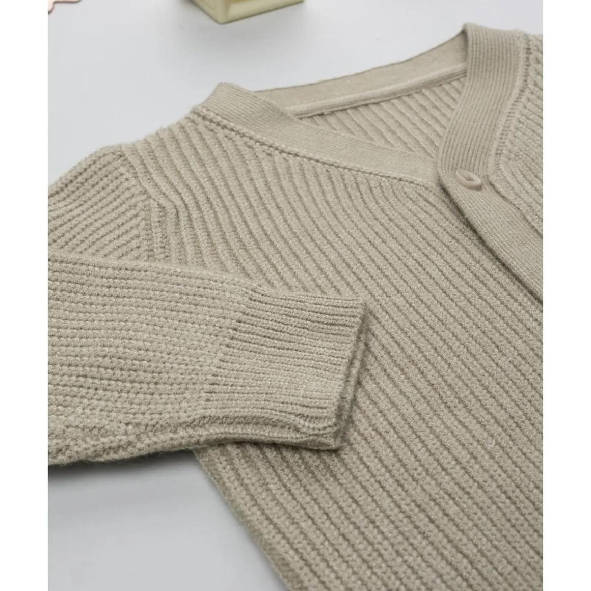 Cárdigan de niño beige de punto tricot