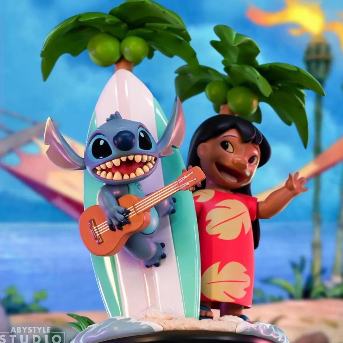 Disney - Figura coleccionable de Lilo & Stitch con tabla de surf ㅤ