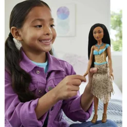 Disney - Muñeca princesa Pocahontas con pelo largo, juguete