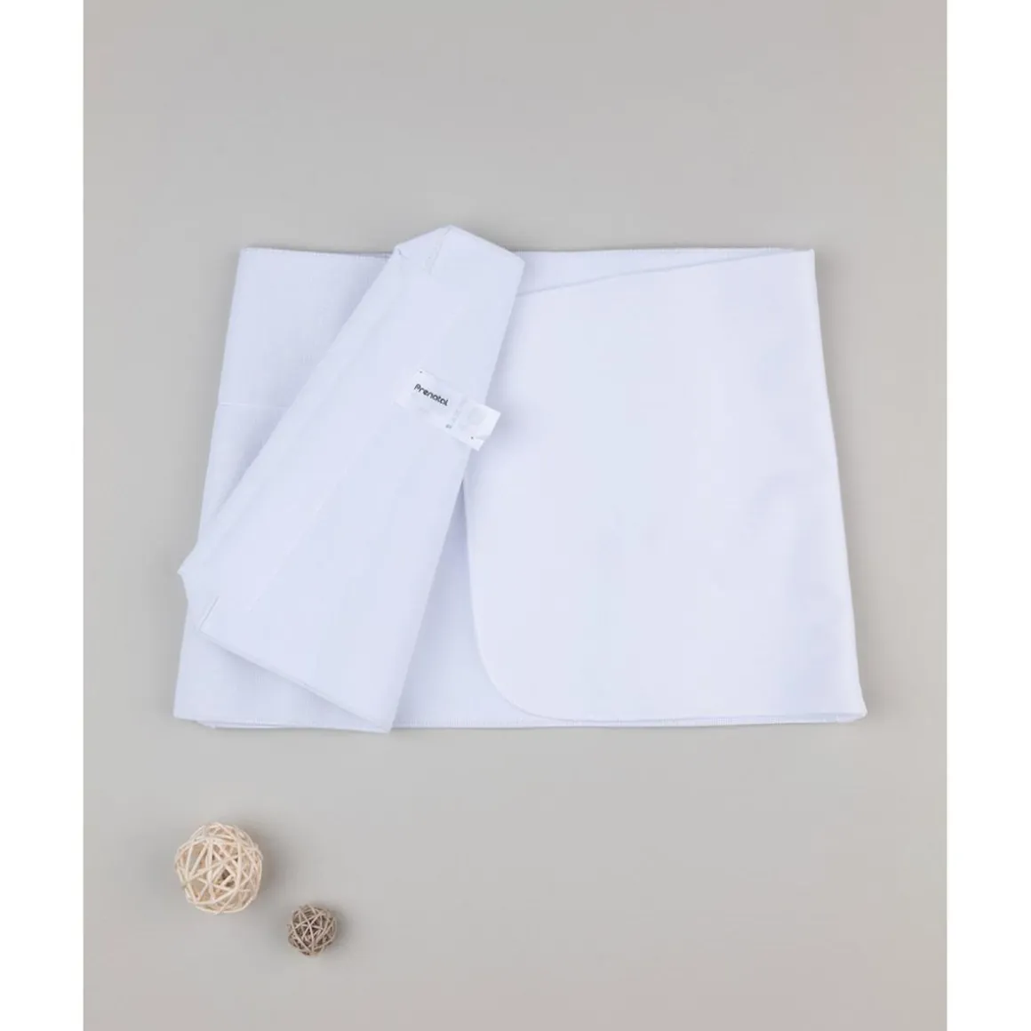 Faja post-parto blanca