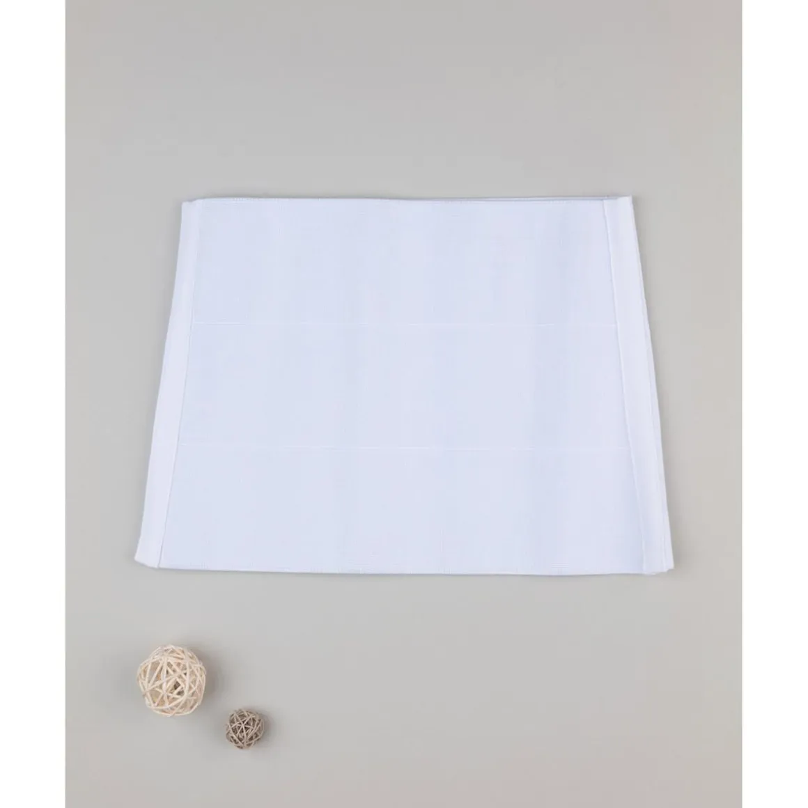 Faja post-parto blanca