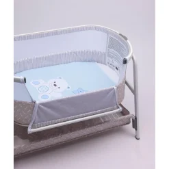 Funda de cuna veraniega con bordado