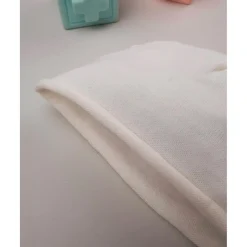 Gorro de lana y algodón para recién nacida