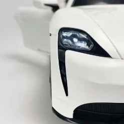 Injusa - Porsche Taycan 12V Blanco