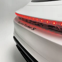 Injusa - Porsche Taycan 12V Blanco