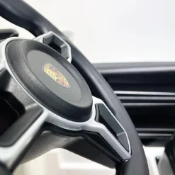 Injusa - Porsche Taycan 12V Blanco