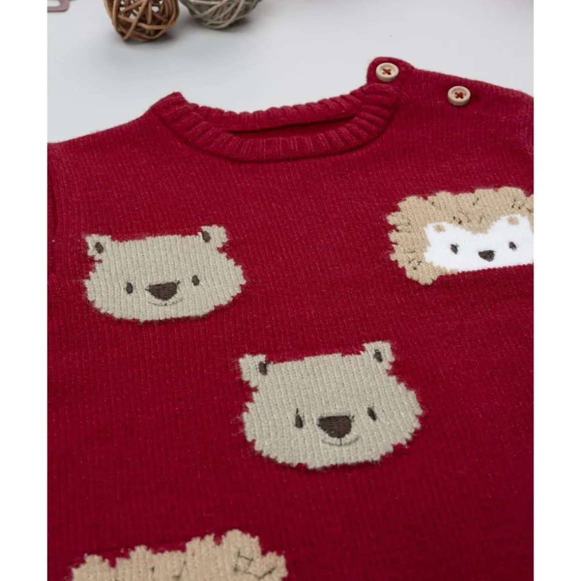 Jersey de niño rojo con bordados de animales