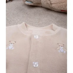 Mono de bebé beige con osito de regalo