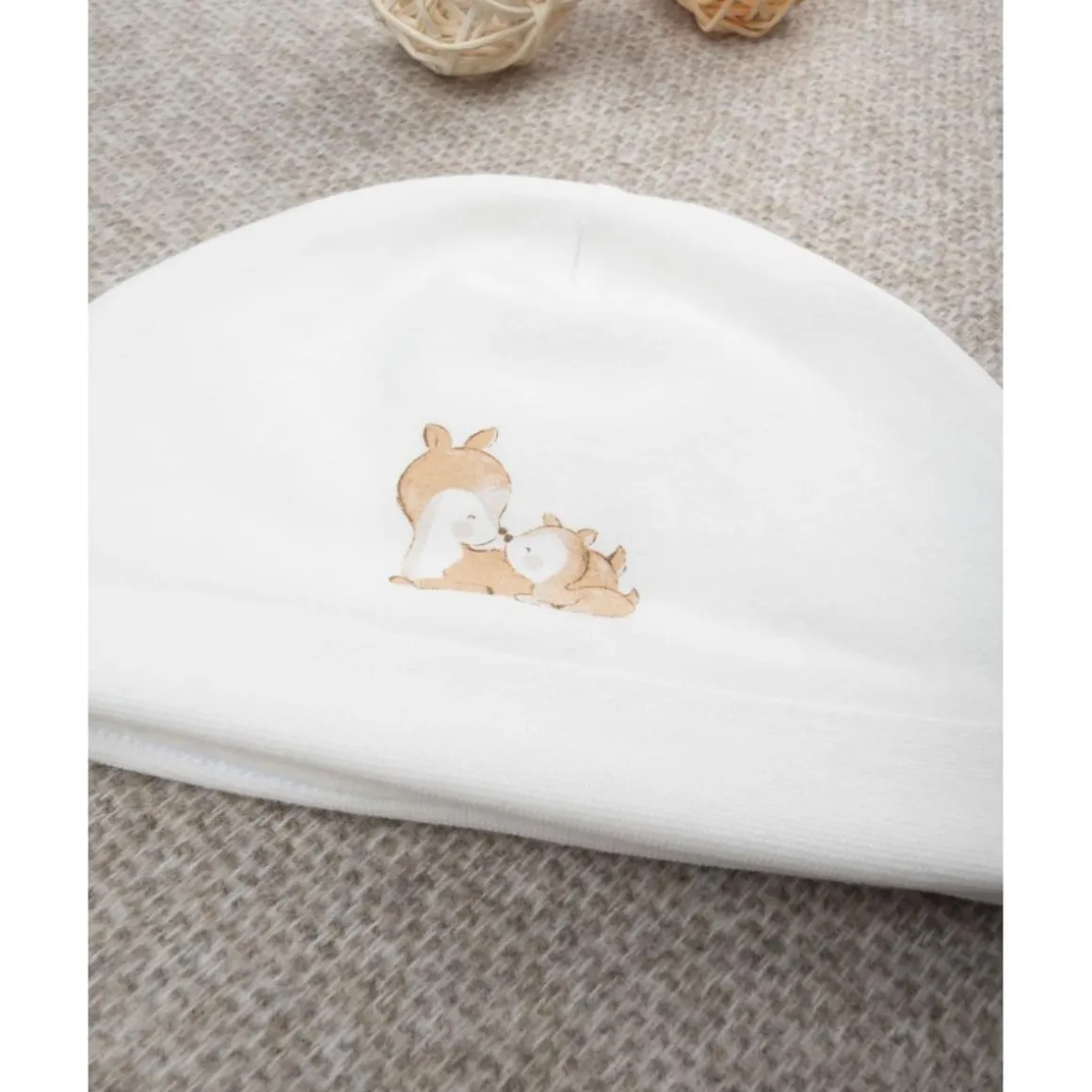 Pack gorro y zapatitos niña con bordado