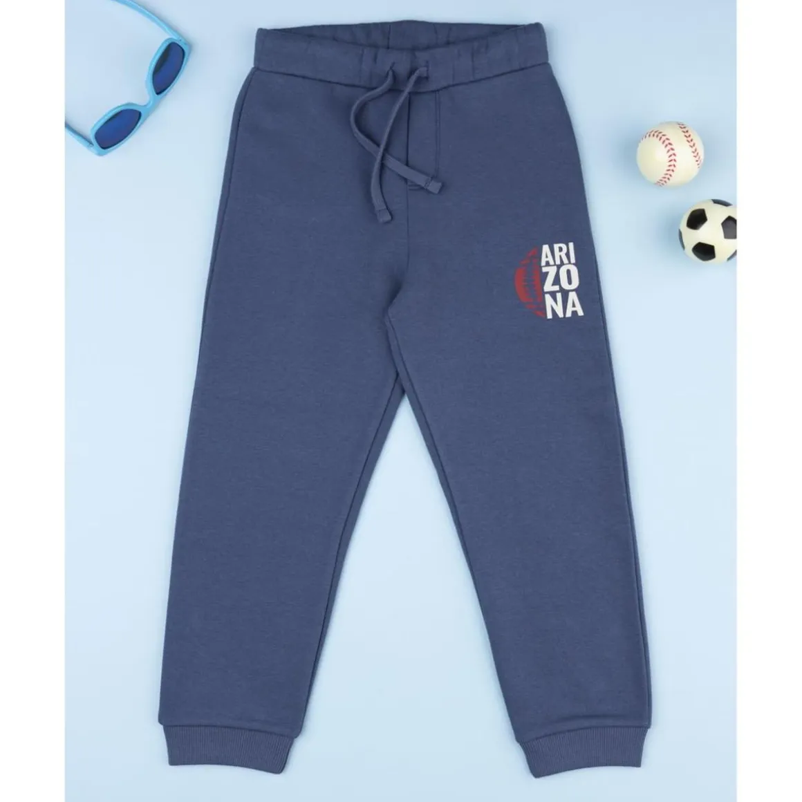 Pantalón azul con estampado para niño