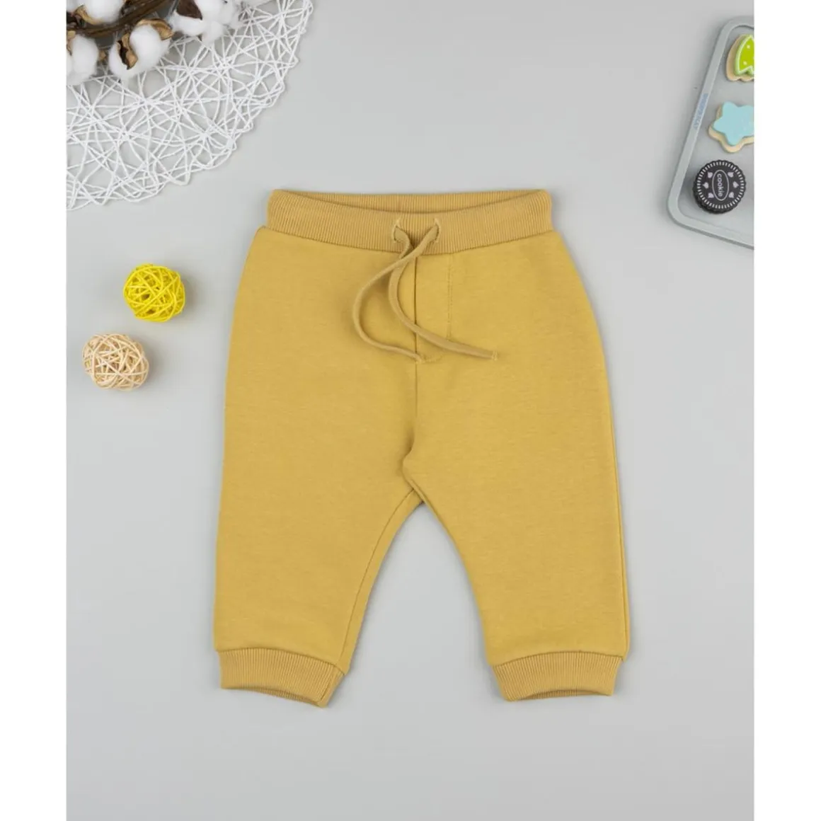 Pantalón bebé amarillo ocre felpado