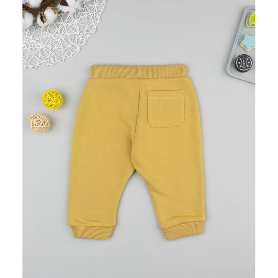 Pantalón bebé amarillo ocre felpado