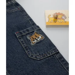 Pantalón denim de niño con parches y bolsillos