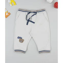 Pantalón gris para niño con parche de oso