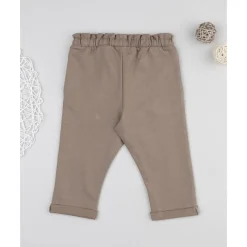 Pantalón marrón con corazón bordado para niña