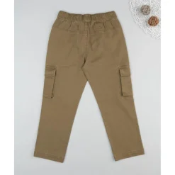 Pantalón niño beige con bolsillos cargo