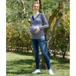 Pantalón premamá en denim elástico con banda alta en la cintura