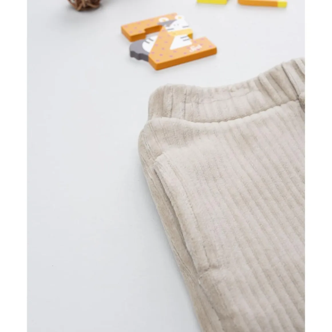 Pantalón velour niño beige