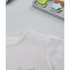 Pijama de niña beige con zorros