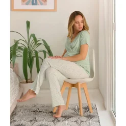 Pijama premamá de lactancia con estampado floral