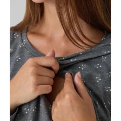 Pijama premamá gris con estampado