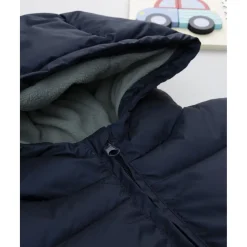 Plumífero azul con capucha para niño