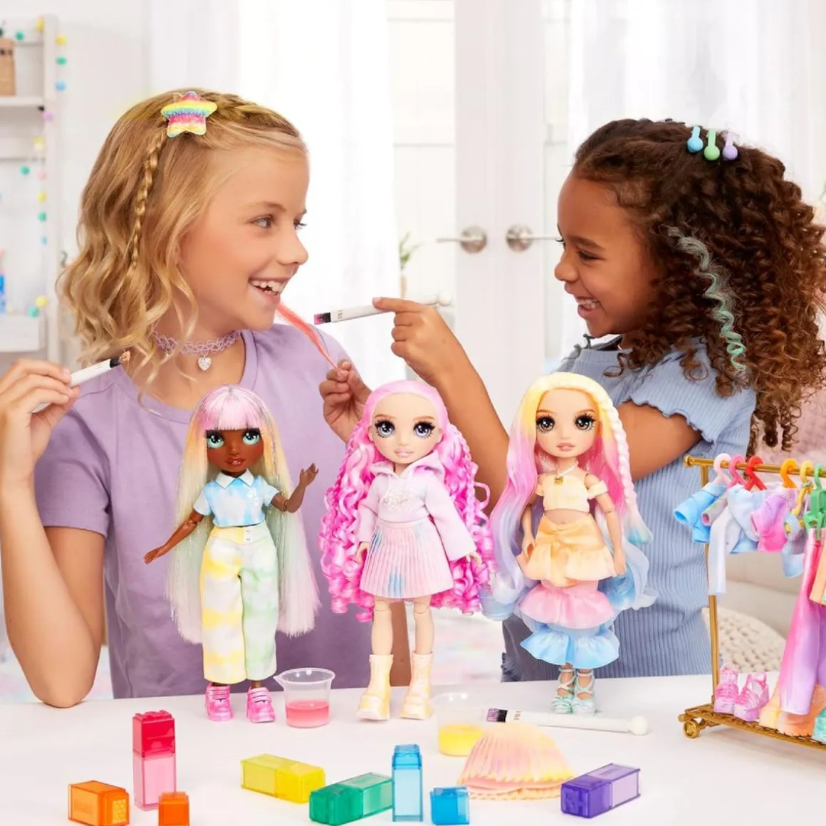 Rainbow High - Watercolor & Create DIY - Muñeca ojos verdes