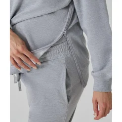 Sudadera gris premamá con bordado