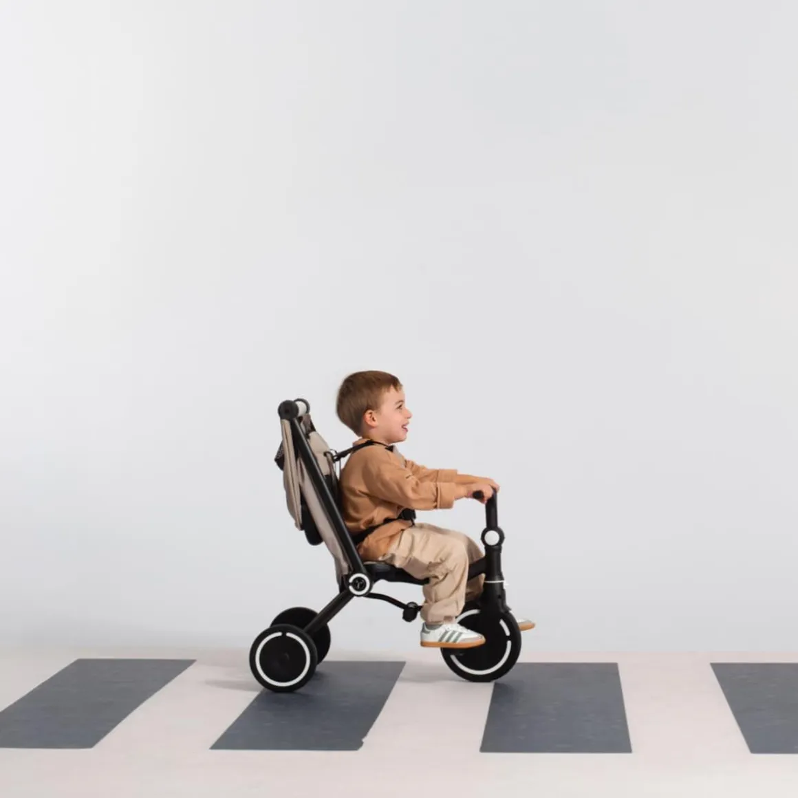 Triciclo evolutivo Wonder MAX color negro