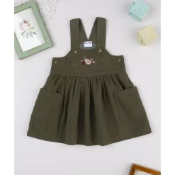 Vestido pichi verde con bordado para niña
