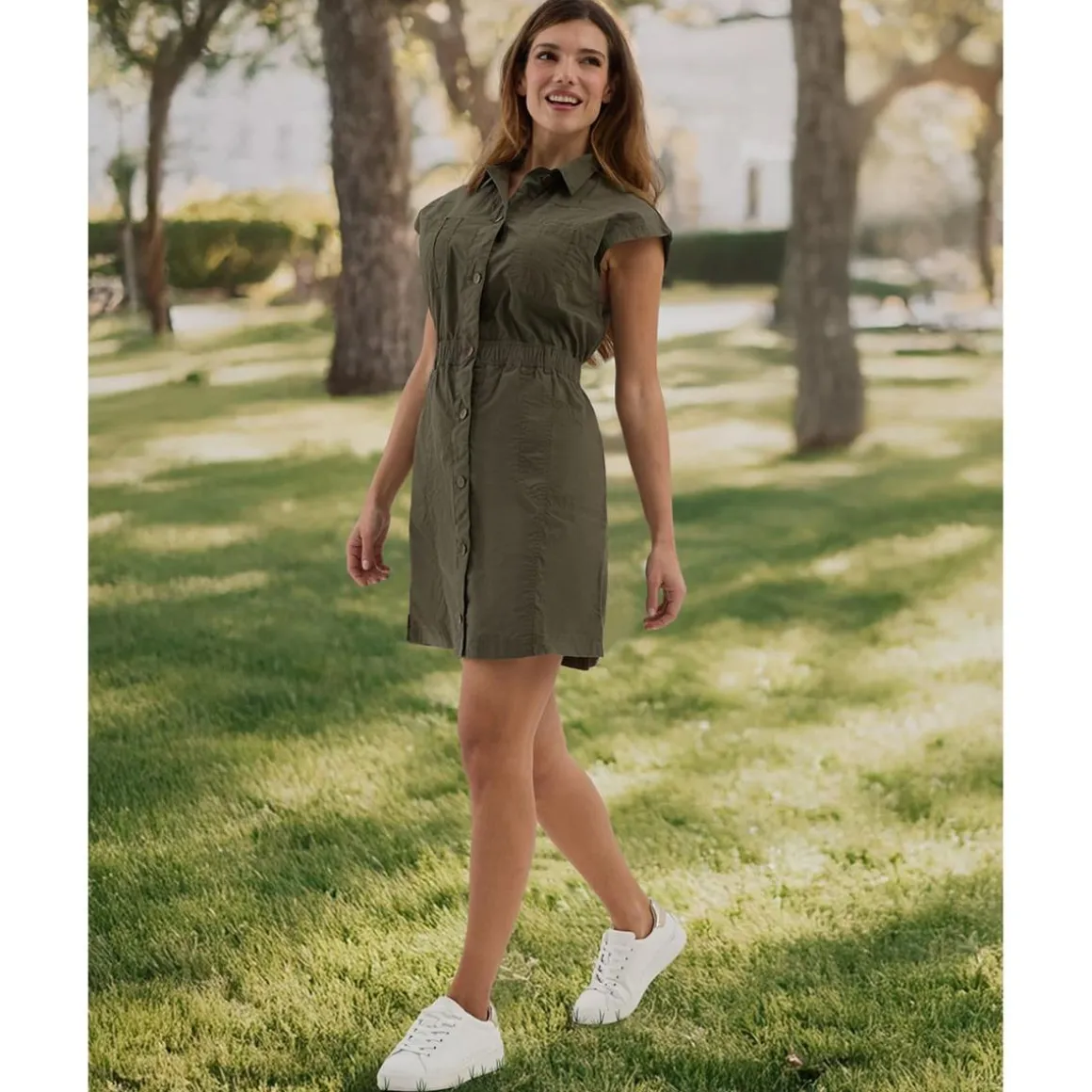 Vestido premamá y de lactancia estilo camisero en verde militar