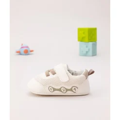Zapatos de niño beige